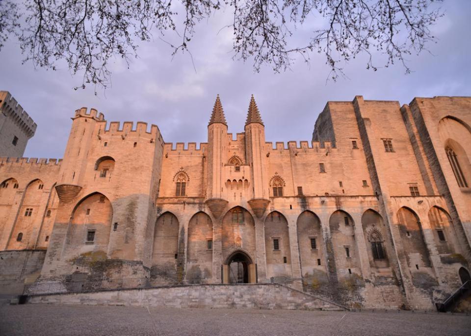 Apartment Lunaria Annua Coeur Centre-historique Avignon, A Deux Pas Du Palais, 4-5 Personnes Clim Wifi